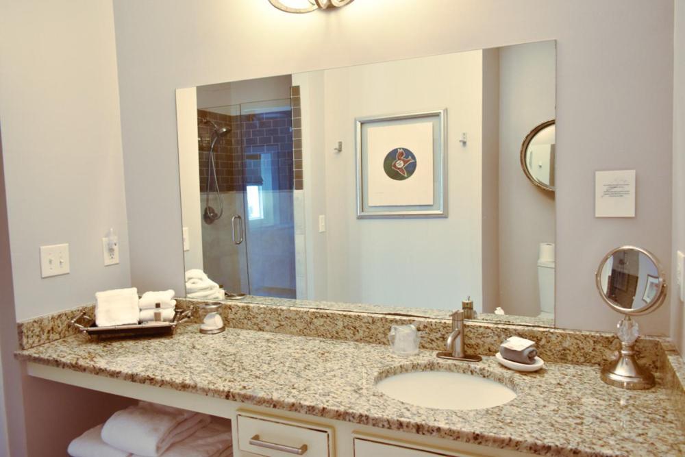 Sparrow Grove Manor Monroe Zimmer foto